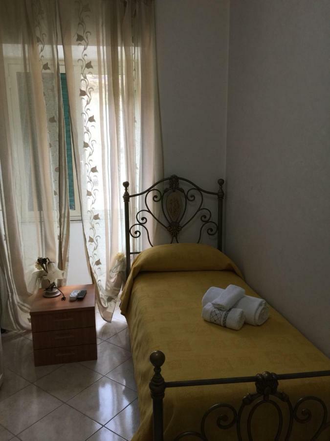 Apartment La Maison Messina Esterno foto