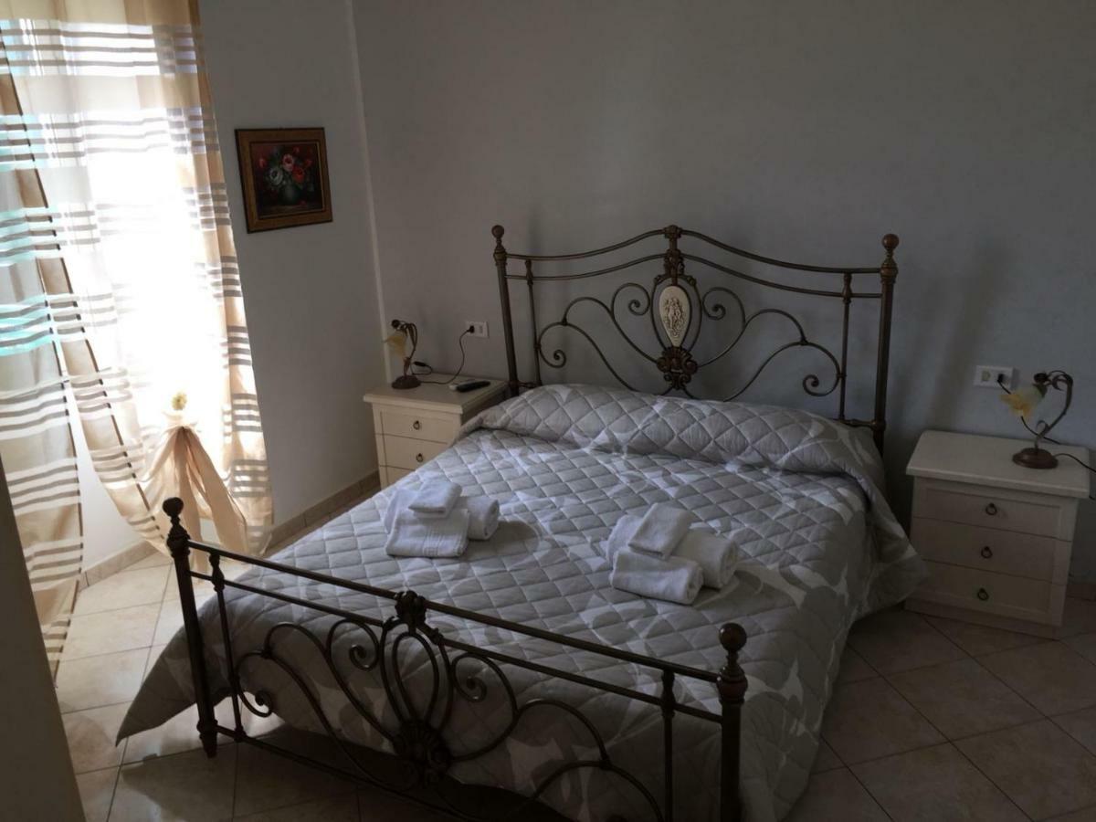 Apartment La Maison Messina Esterno foto